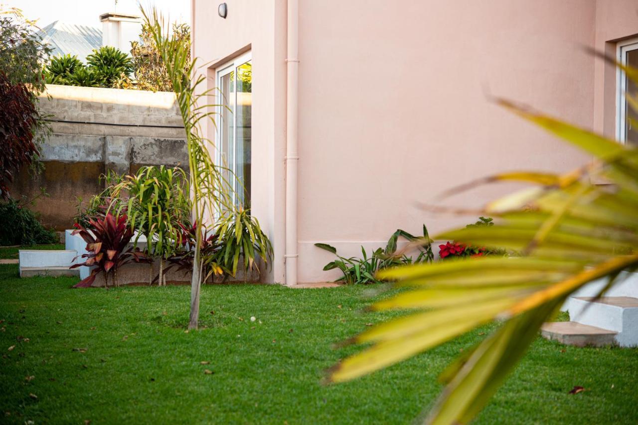 Ferienwohnung Somptua Garden Ivato  Exterior foto